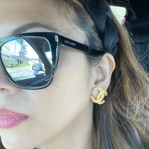 Chanel Woven Vintage CC Earrings - Picture 9 of 10